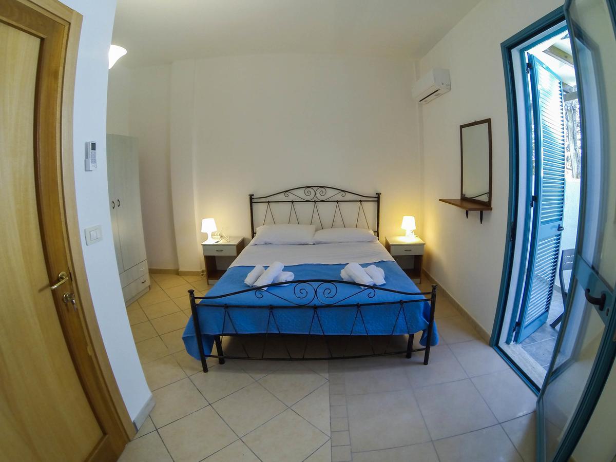 Rooms & Apartments La Spiaggia - Галлиполи Экстерьер фото